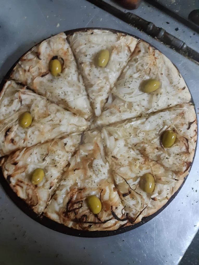 Pizza Fugazzeta al horno de leña - Las Leñas San Telmo